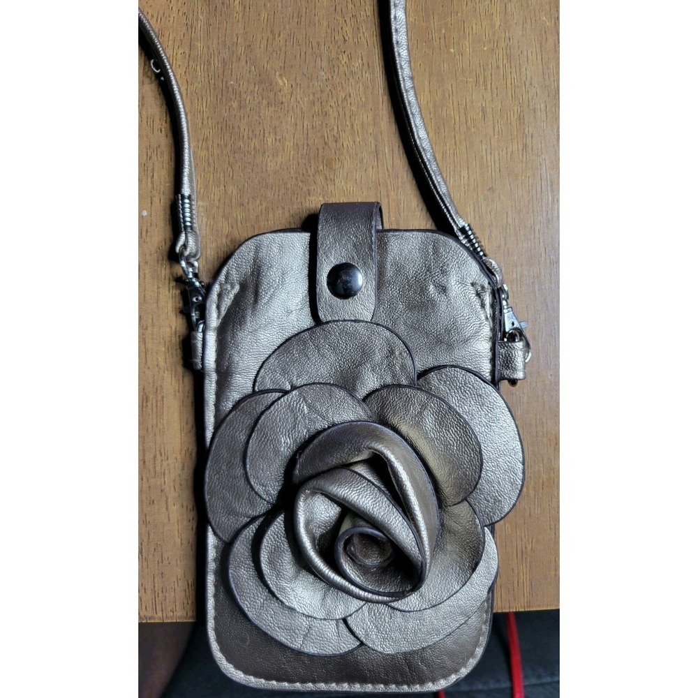 Metallic Pewter‎ 3D Rose Floral Phone Crossbody Bag Tech Pouch with Card Slot